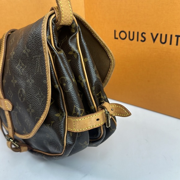 LV47 LOUIS VUITTON mono saumur 30 - Picture 3 of 13